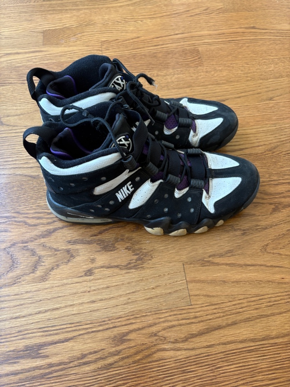 Nike  Men Black, White & Purple High-Top Sneakers - Youth Athletic Shoes